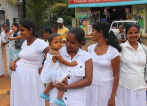 Group_of_women_Sri_Lanka